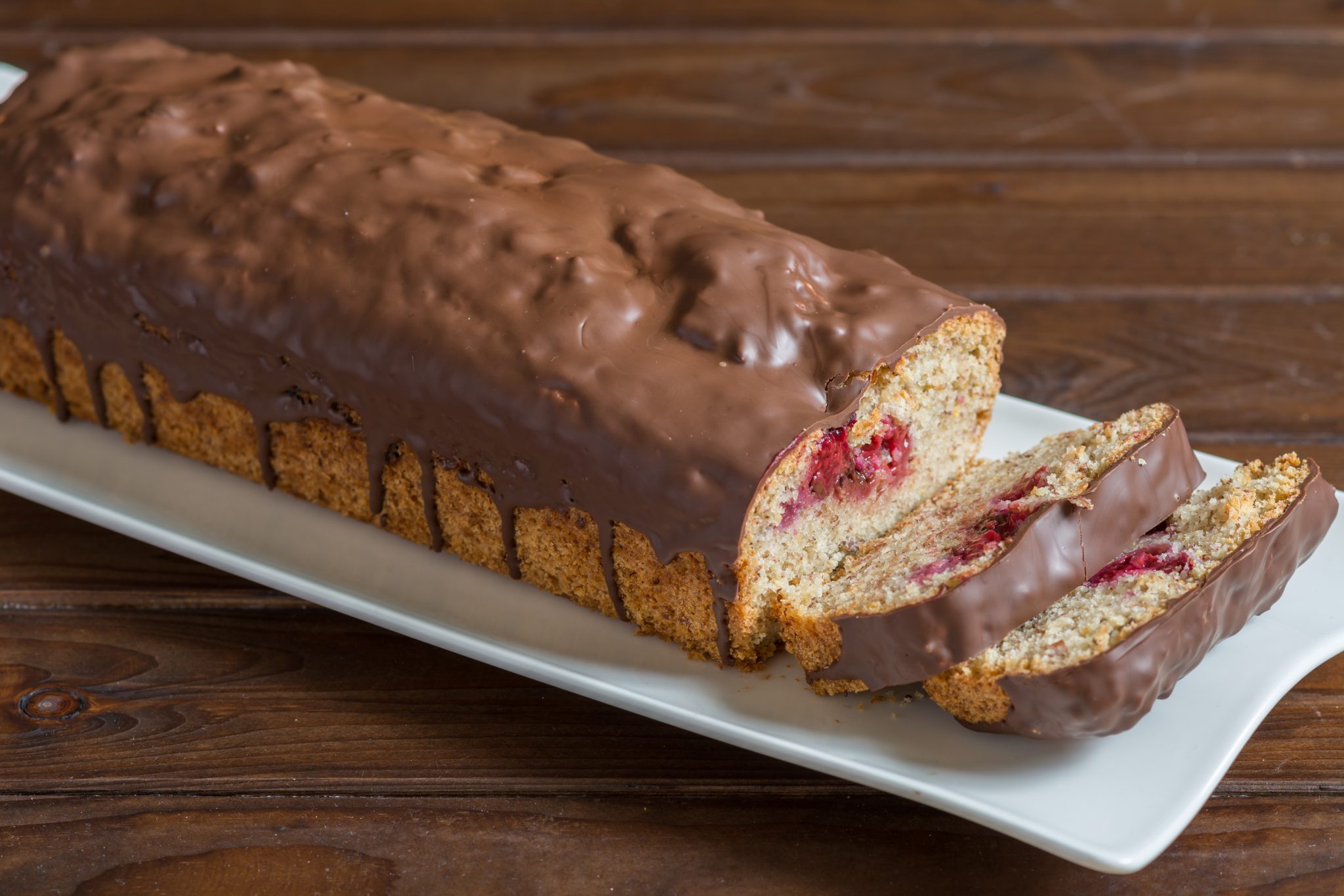 veganer Mandelkuchen mit Himbeeren und Schokolade - Dolcilicious veganer Mandelkuchen mit Himbeeren und Schokolade - Dolcilicious